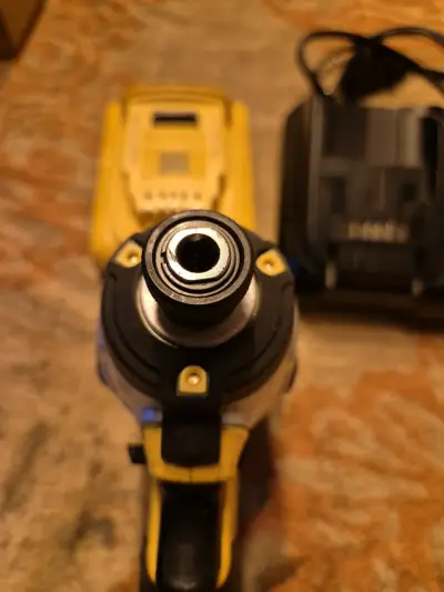 Atornillador de impacto inalámbrico Dewalt  dcf887 - miniatura 2