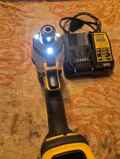 Atornillador de impacto inalámbrico Dewalt  dcf887 - miniatura 3