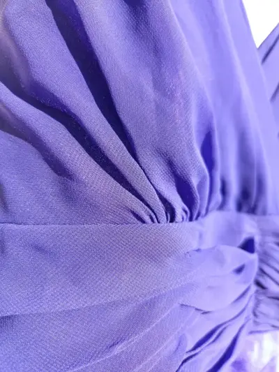 Vestido azul elegante - miniatura 4