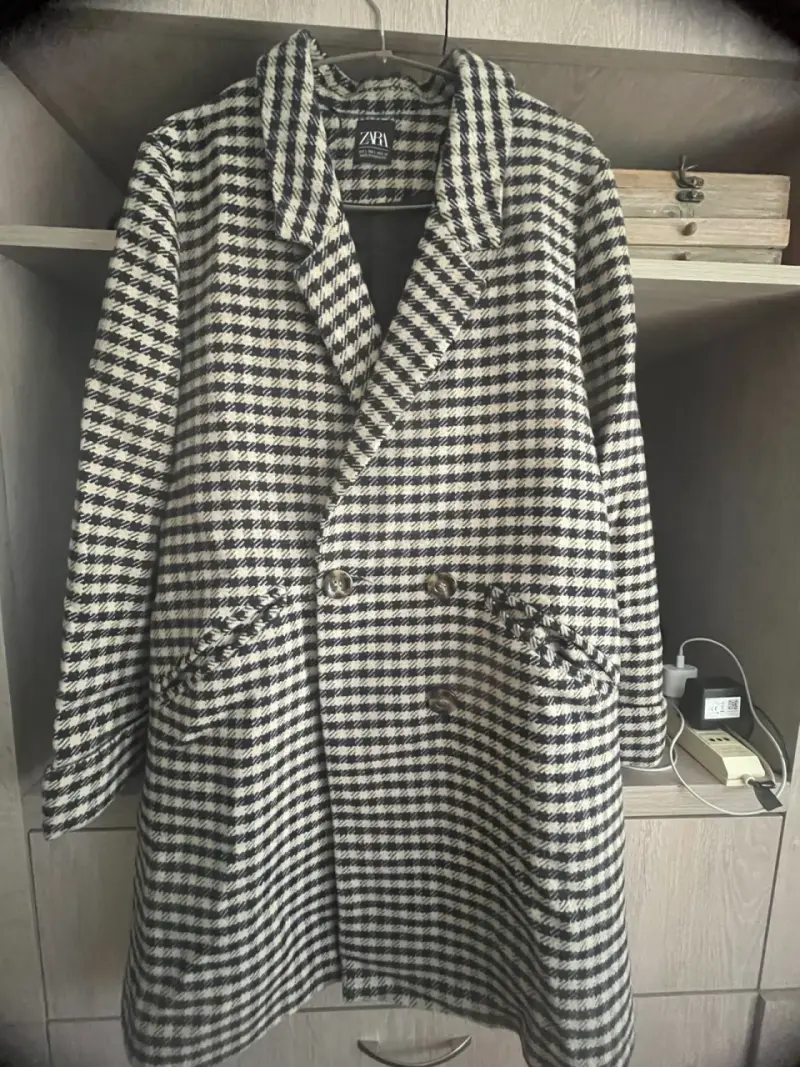 Abrigo a cuadros Zara - 1