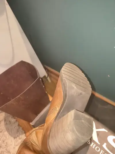 Botas de cuero marrón nuevas - miniatura 2