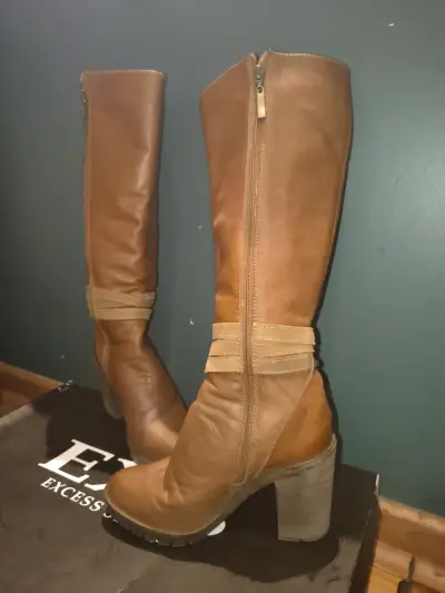 Botas de cuero marrón nuevas - miniatura 3