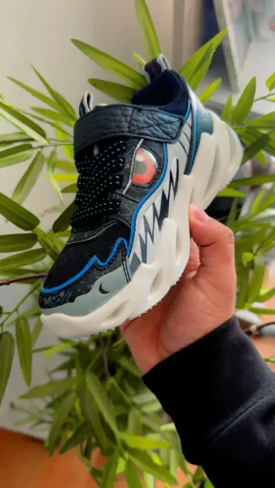 Zapatilla de niño skechers nuevo - miniatura 2