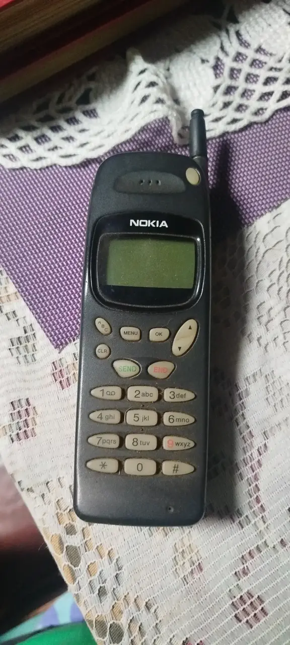 Teléfono celular Nokia clásico