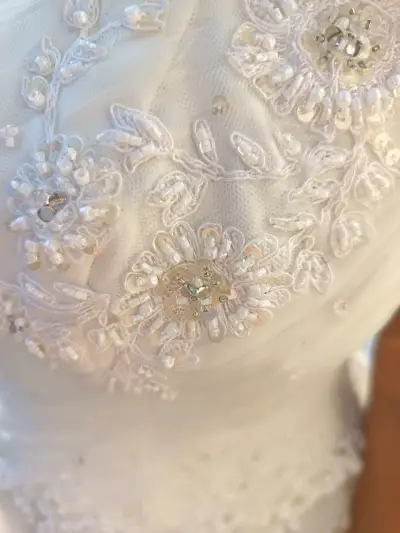 Vestido de novia elegante - miniatura 3