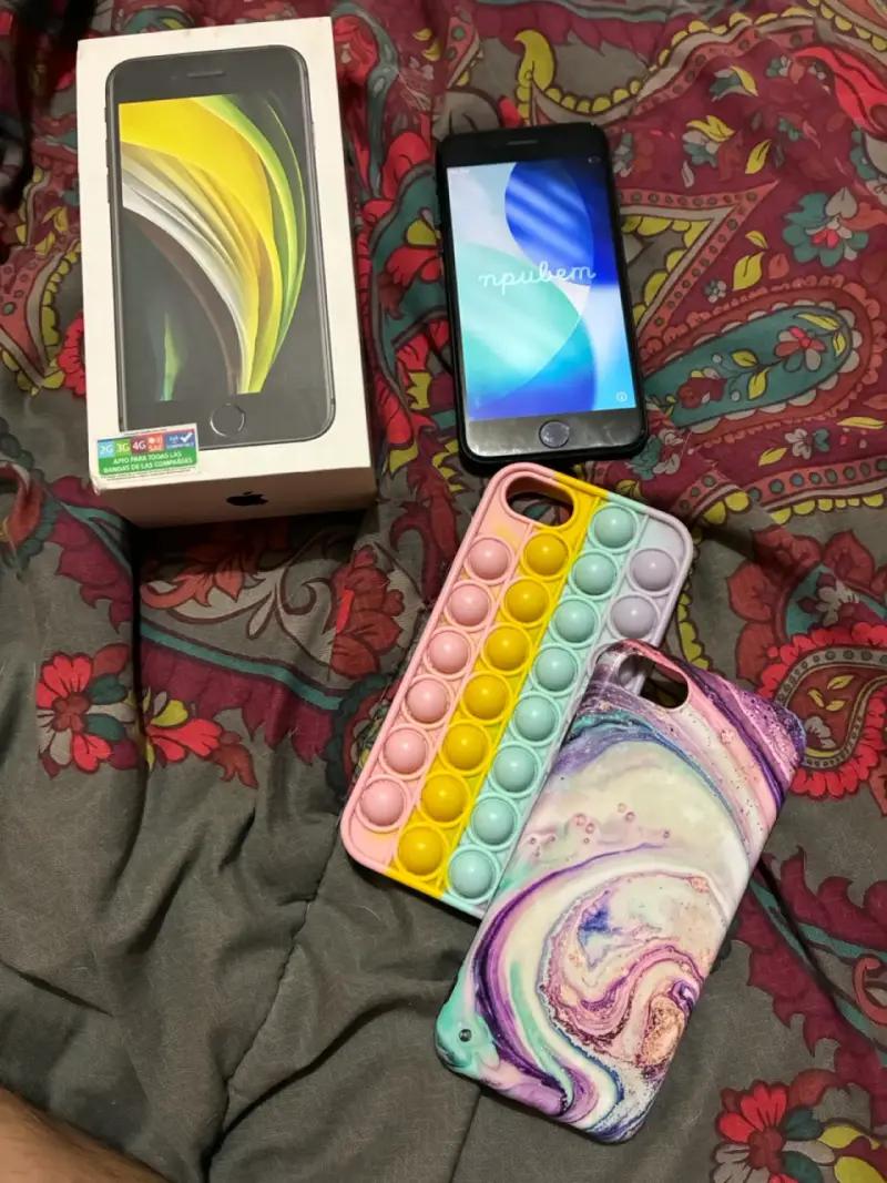 Iphone SE 2020 color negro - 1