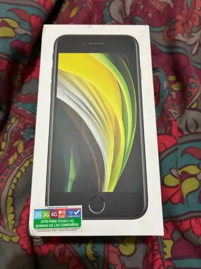 Iphone SE 2020 color negro - miniatura 4
