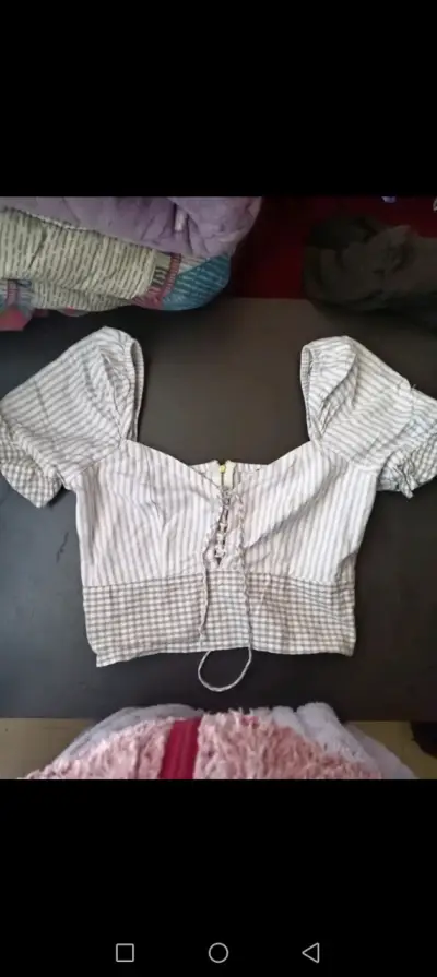 Blusa de encaje blanca y poleras - miniatura 2