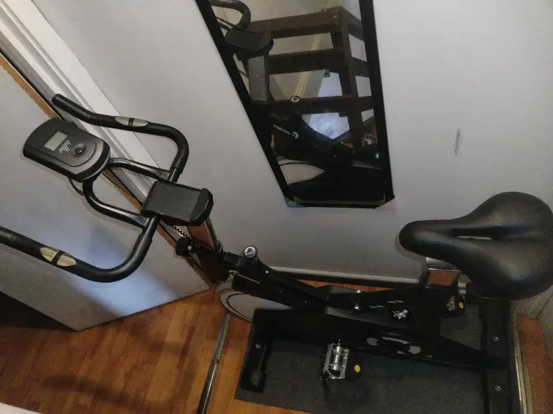 Bicicleta estática Centurfit negra - 4