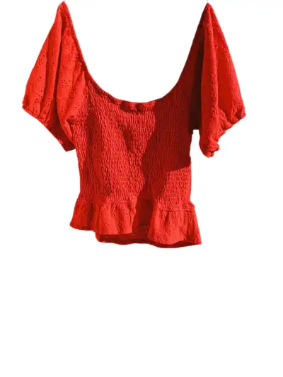 Top rojo con diseño calado - miniatura 3