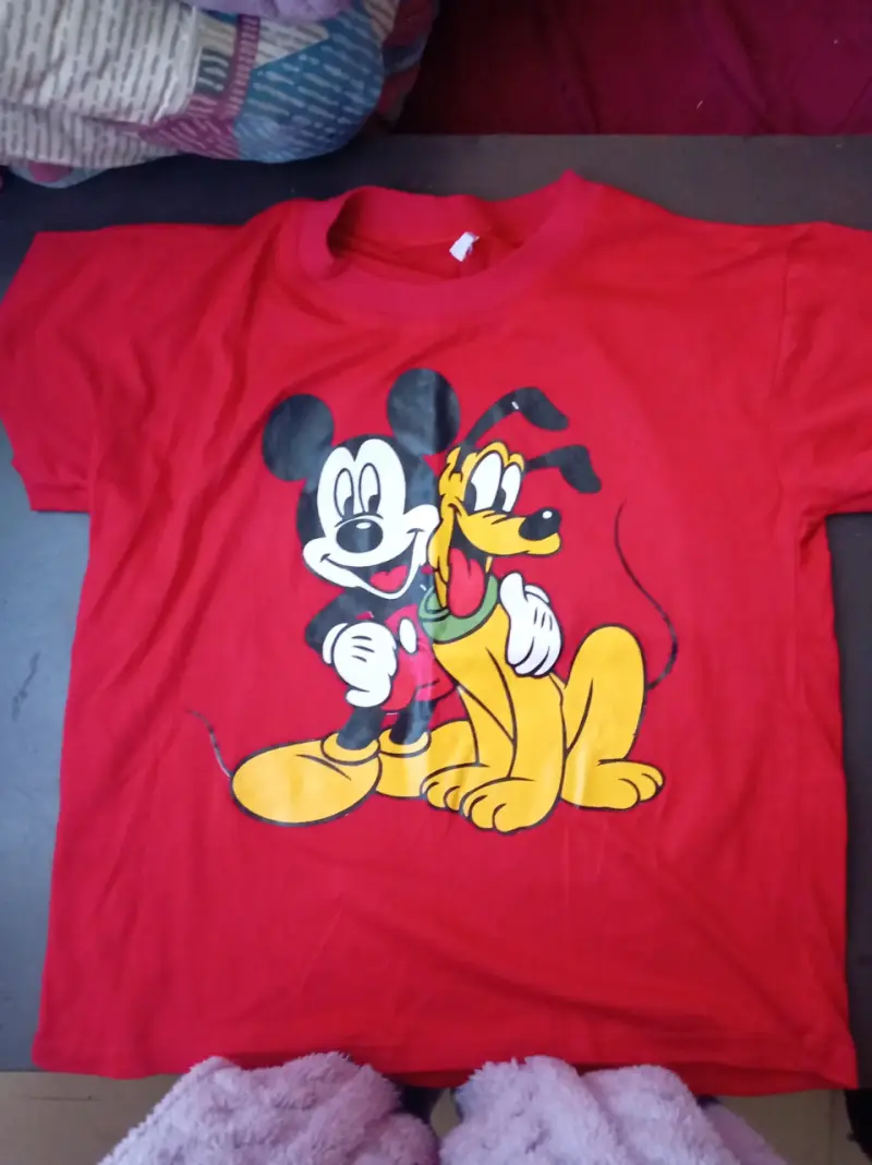 Polera roja Mickey y Pluto.. paw patrol y barbie - 1