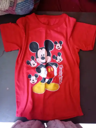 Polera roja Mickey y Pluto.. paw patrol y barbie - miniatura 5