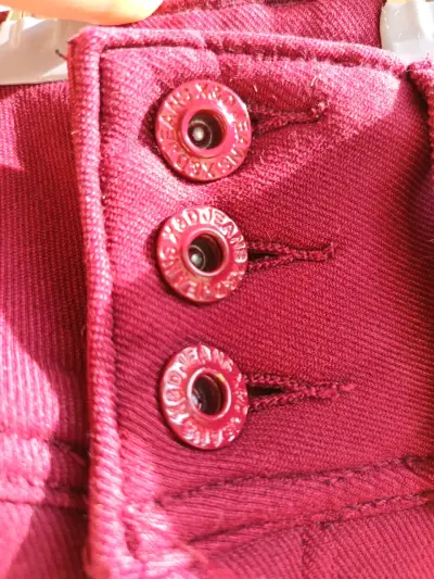Jeans burdeos ajustados - miniatura 3