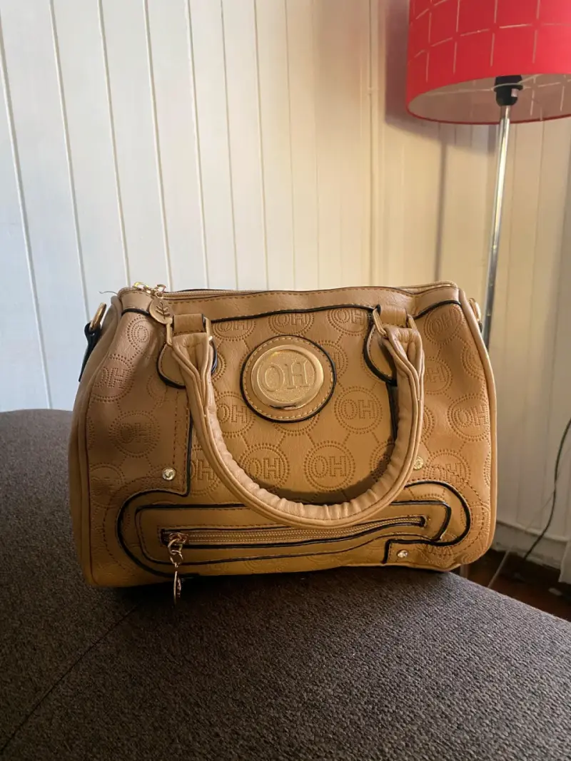 Cartera beige con logo OH - 1