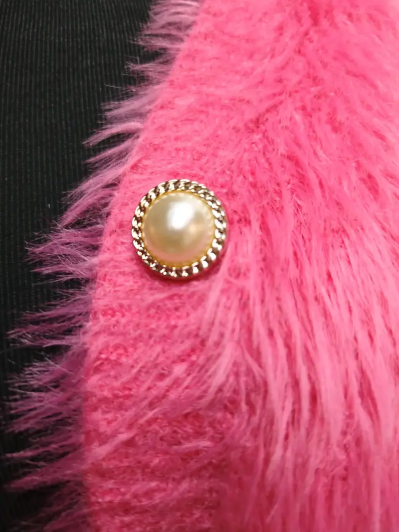 Cárdigan rosa de peluche con botones - 2