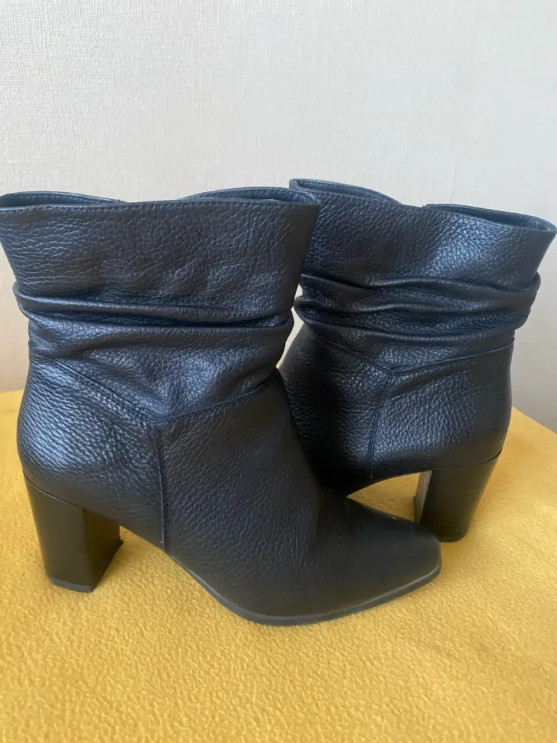 Botines negros de tacón alto