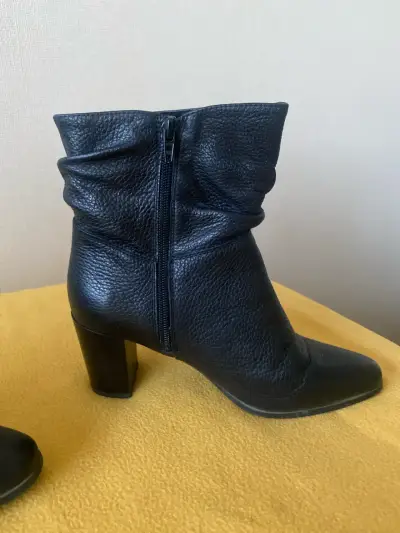Botines negros de tacón alto - miniatura 2