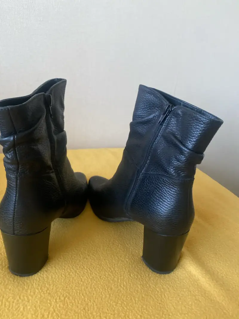 Botines negros de tacón alto - 4