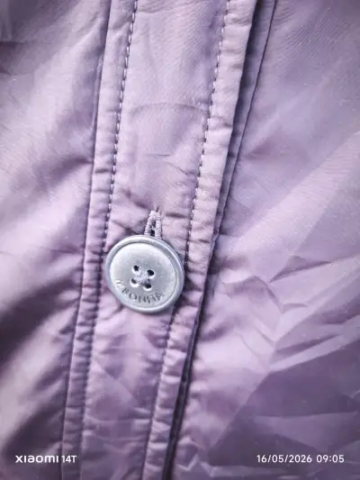 Abrigo morado para mujer - miniatura 4