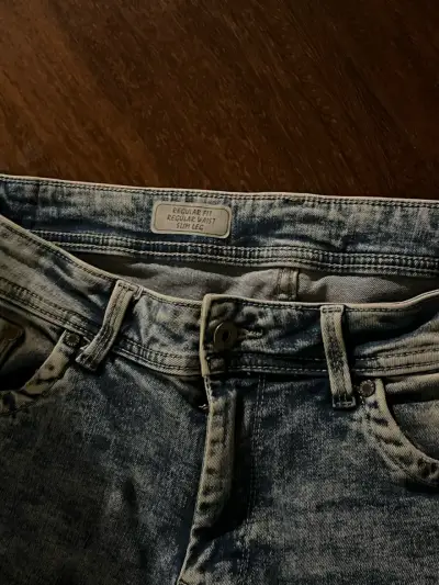 Jeans azul desgastado unisex - miniatura 3
