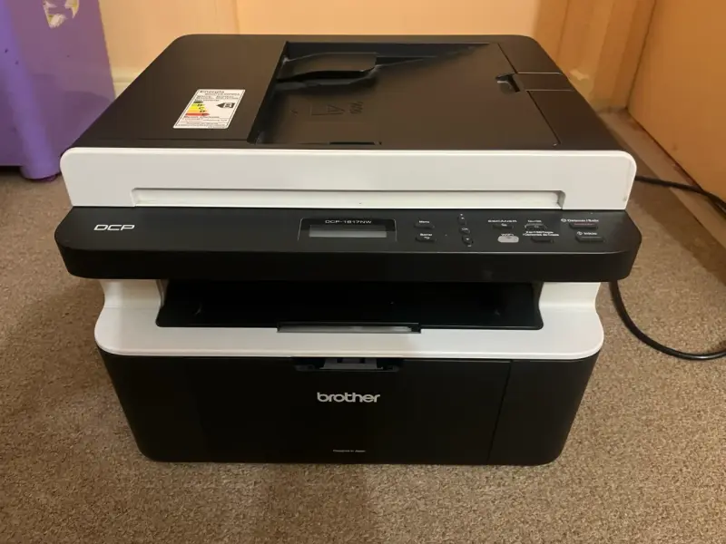 Impresora multifuncional Brother DCP - 5