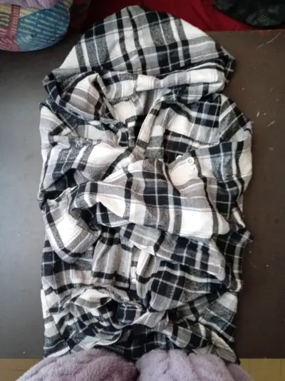 Camisa a cuadros negra y blanca y verde - miniatura 1