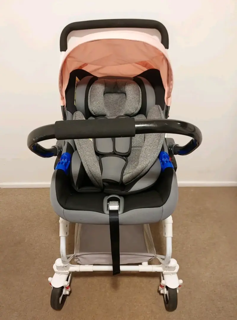 Coche para bebé rosa y gris - 5