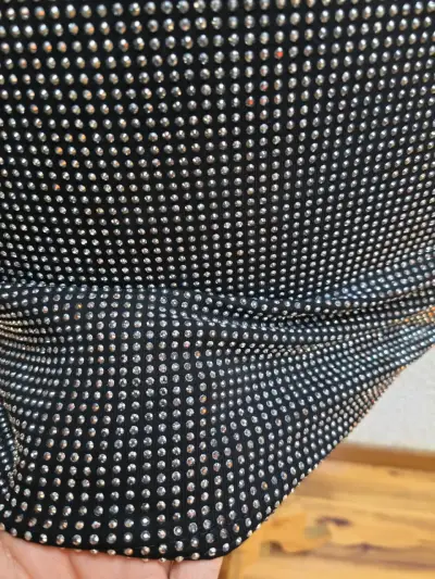 Falda con puntos brillantes - miniatura 3