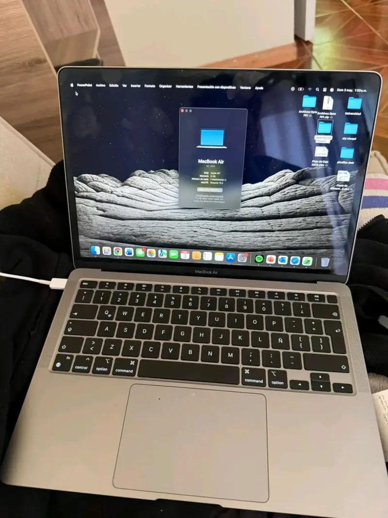 MacBook Air - 3