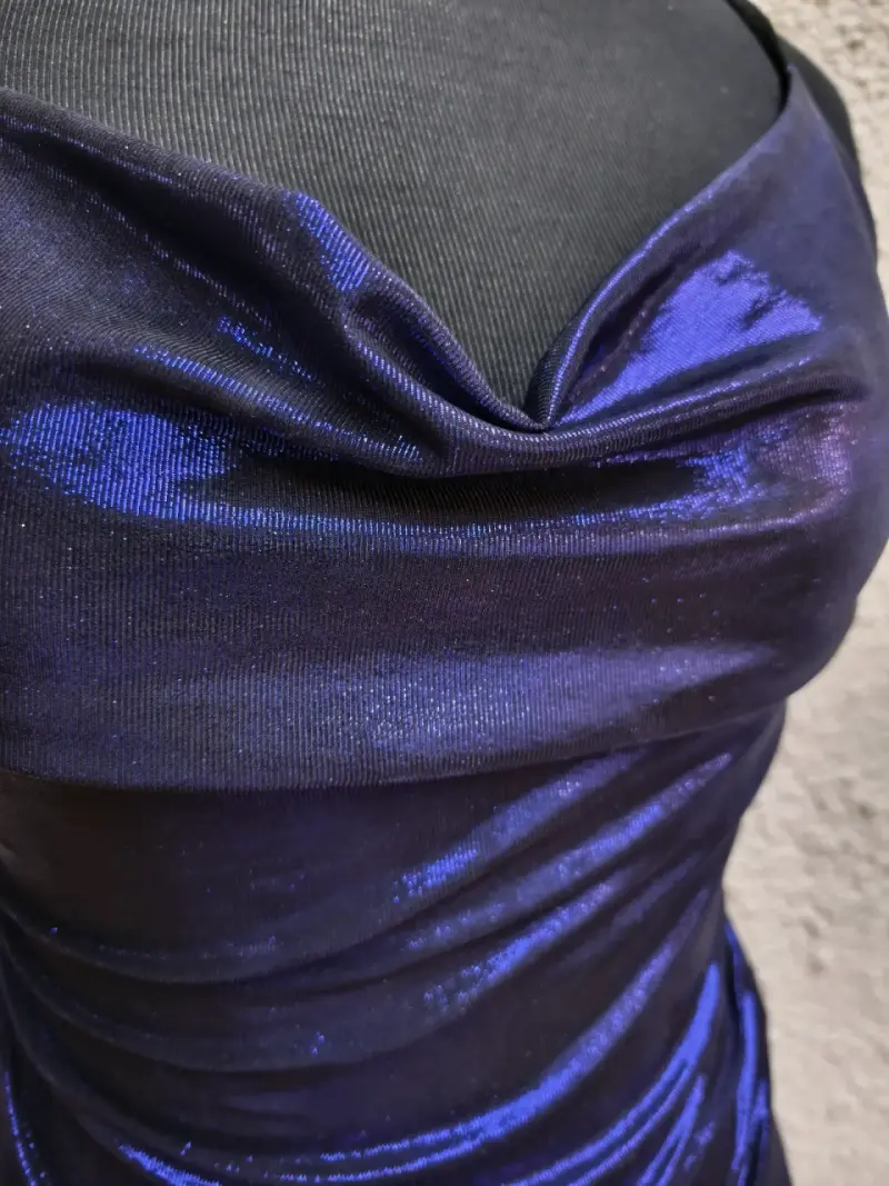 Top satinado azul sin mangas - 2