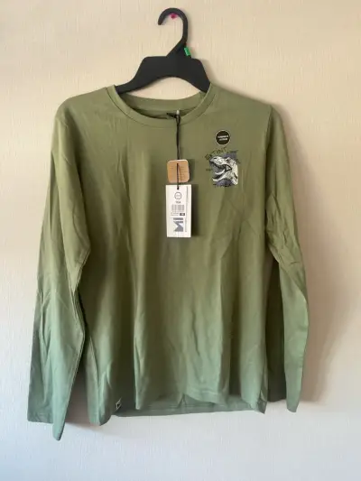 Polera verde con diseño T-Rex - miniatura 1