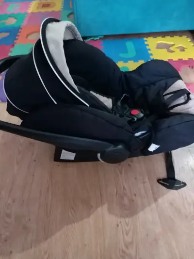 Silla de auto con base - miniatura 3