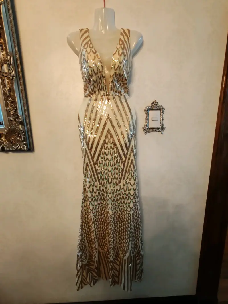 Vestido largo dorado con lentejuelas talla L - 1