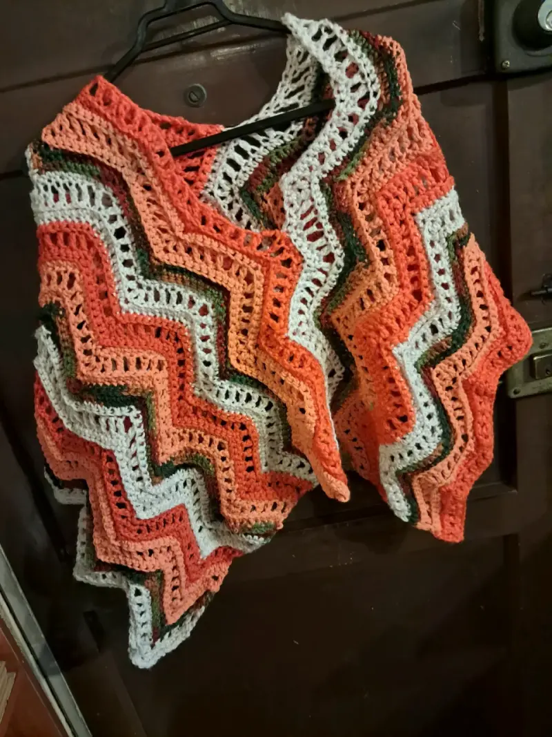 Poncho y tejido a crochet multicol lana reciclada - 2