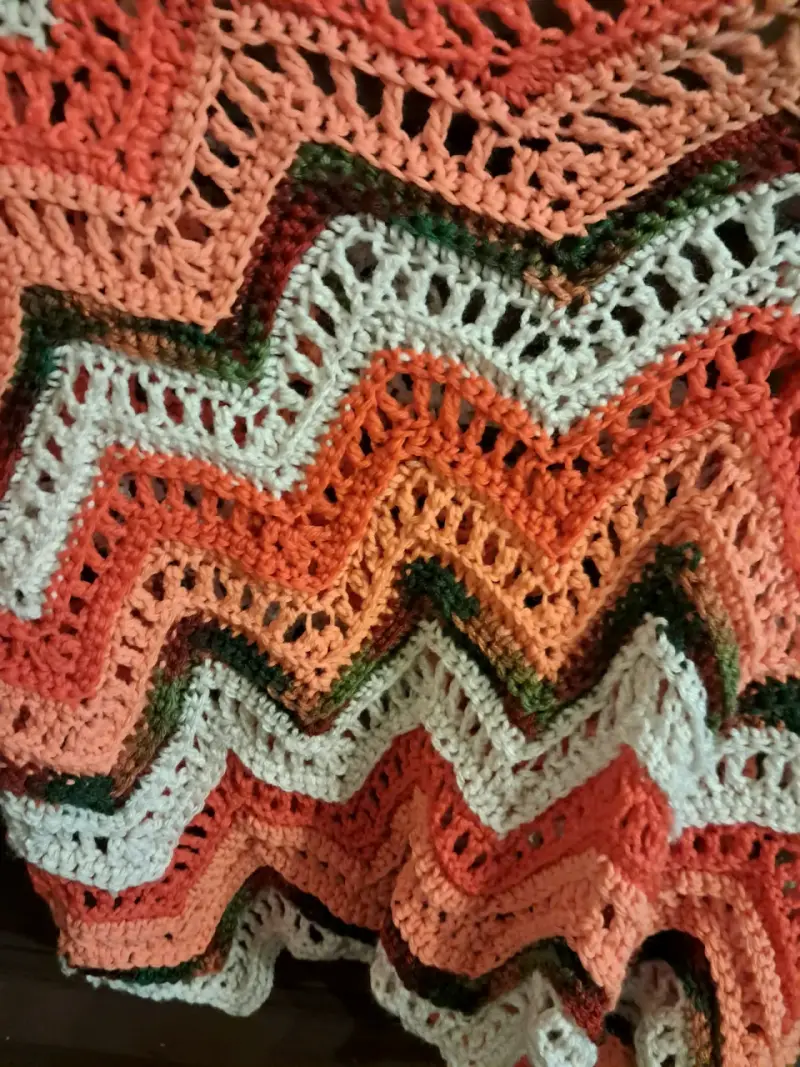 Poncho y tejido a crochet multicol lana reciclada - 4