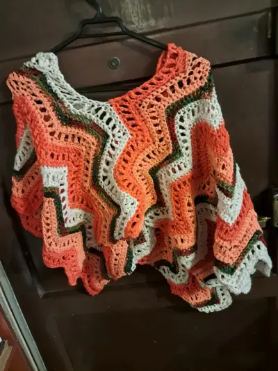 Poncho y tejido a crochet multicol lana reciclada - miniatura 5