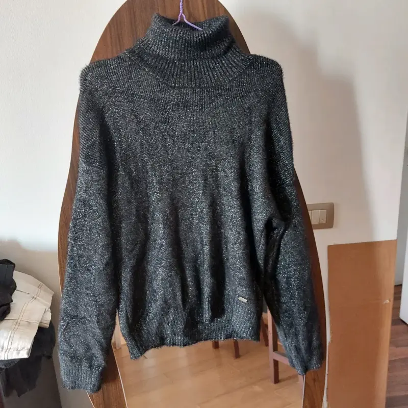Suéter de lana gris oscuro - 1