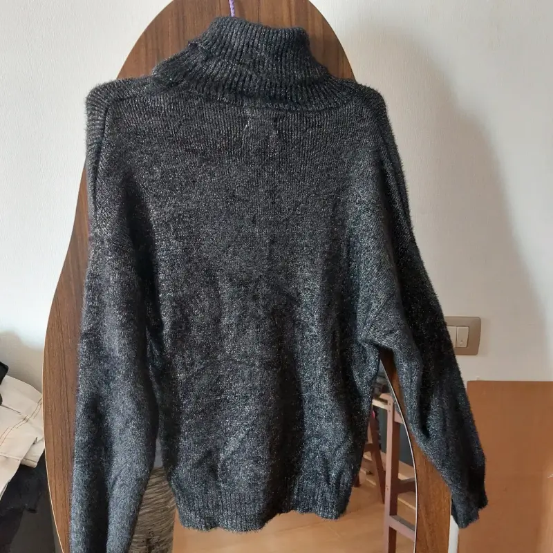 Suéter de lana gris oscuro - 2