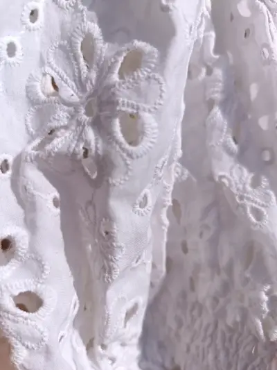 Blusa blanca bordada - miniatura 4