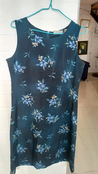 Vestido floral azul sin mangas - miniatura 1