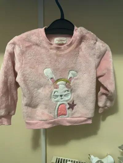 Polerón infantil rosado con conejo - miniatura 1
