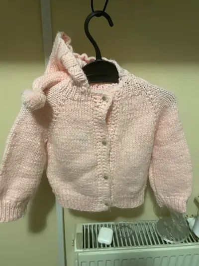 Polerón infantil rosado con conejo - miniatura 6
