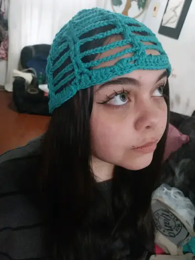 Gorro tejido a crochet - miniatura 4