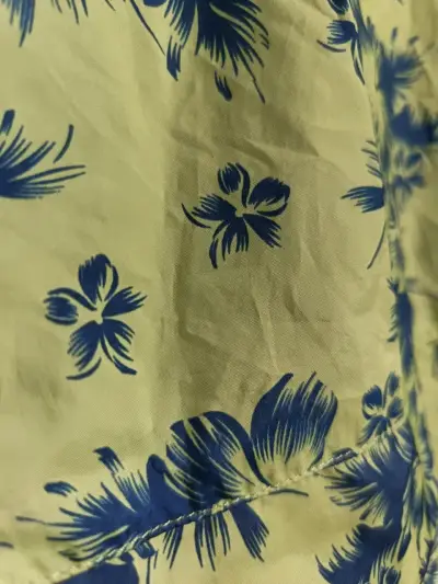 Chaqueta impermeable con estampado floral - miniatura 3