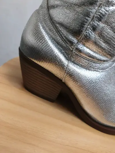 Botas vaqueras plateadas - miniatura 2