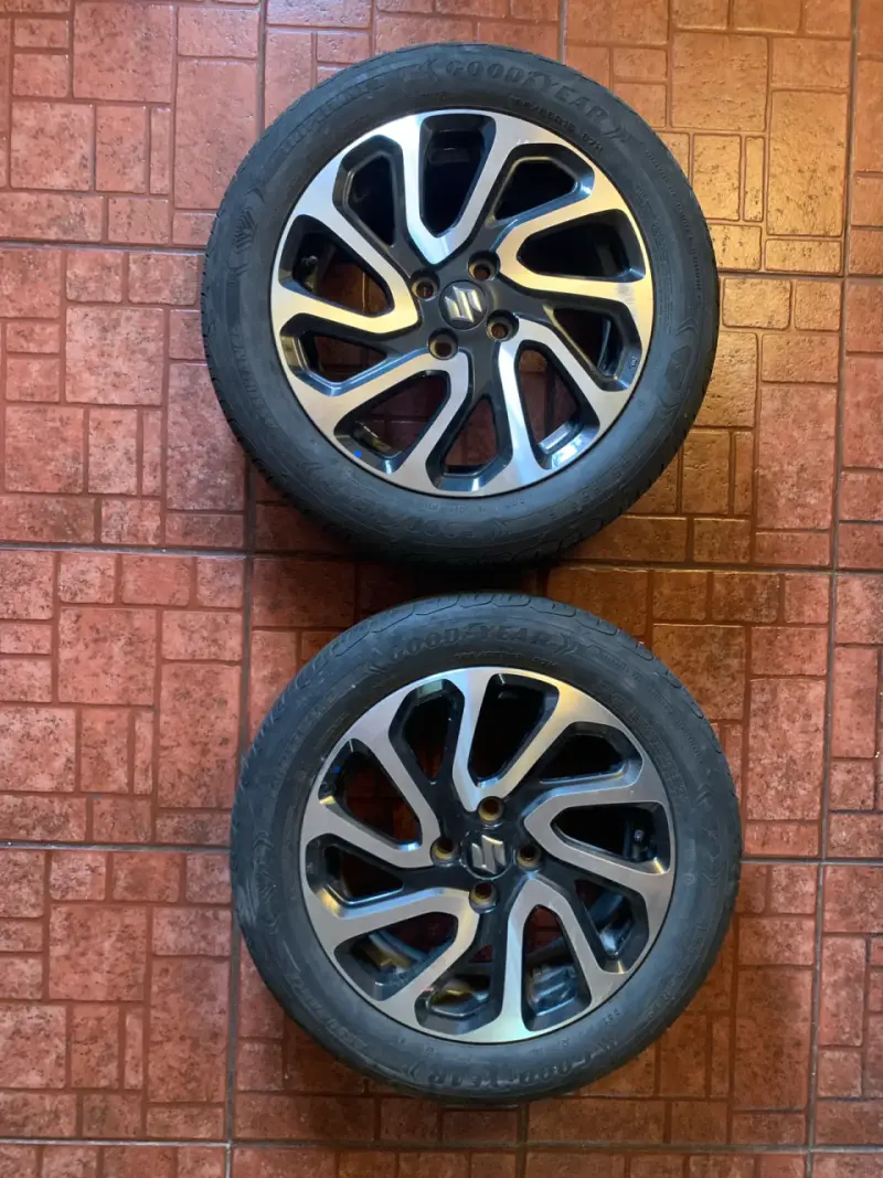 Llanta con neumáticos 195/55R16 Suzuki New Baleno - 1