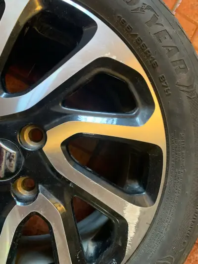 Llanta con neumáticos 195/55R16 Suzuki New Baleno - miniatura 5