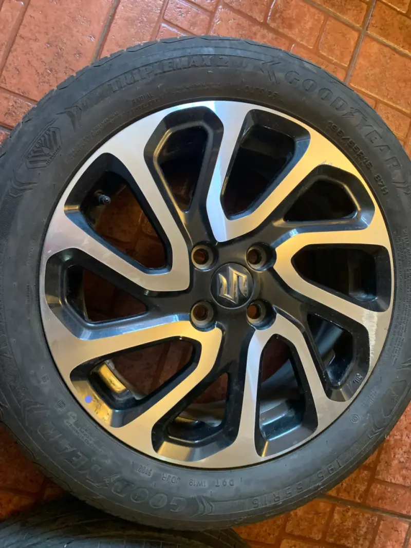 Llanta con neumáticos 195/55R16 Suzuki New Baleno - 6