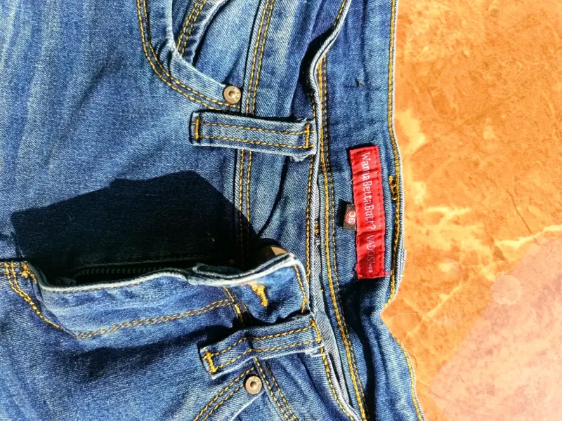 Shorts de jeans desgastados - 4