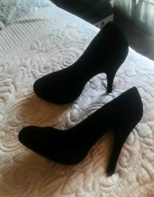 Tacones negros elegantes - 1